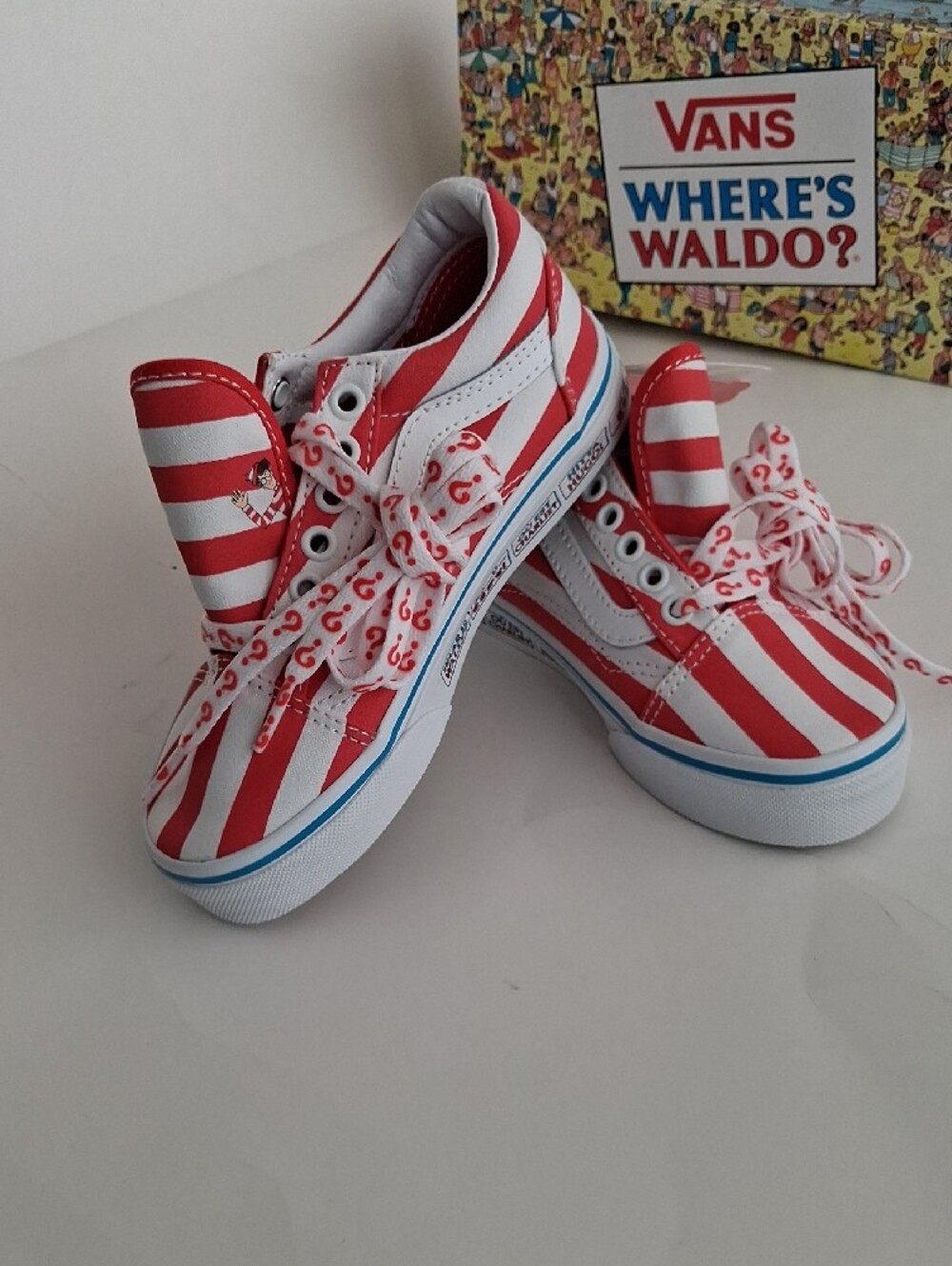 Vans Kids Red & White Striped High-Top Sneakers